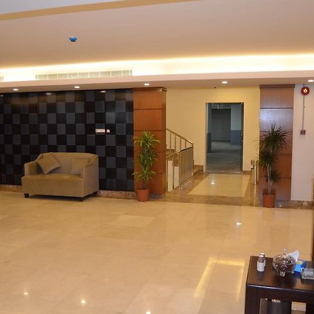 Lina Park 4 Aparthotel Ал Хубар Екстериор снимка