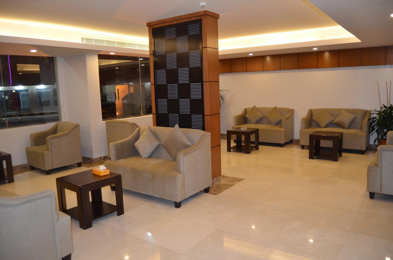 Lina Park 4 Aparthotel Ал Хубар Екстериор снимка