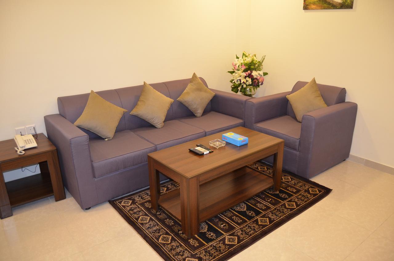 Lina Park 4 Aparthotel Ал Хубар Екстериор снимка